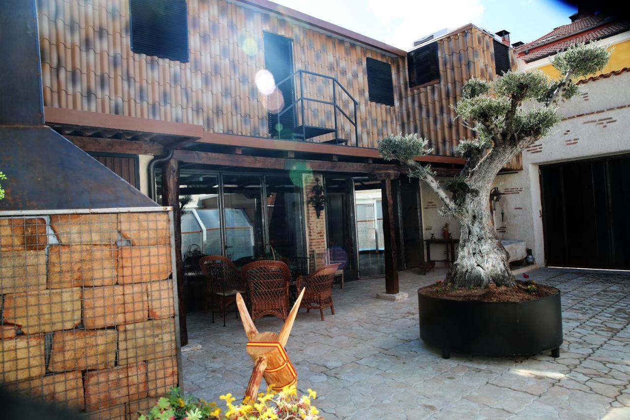 Casa Ruina Pensionat Nava del Rey Exteriör bild