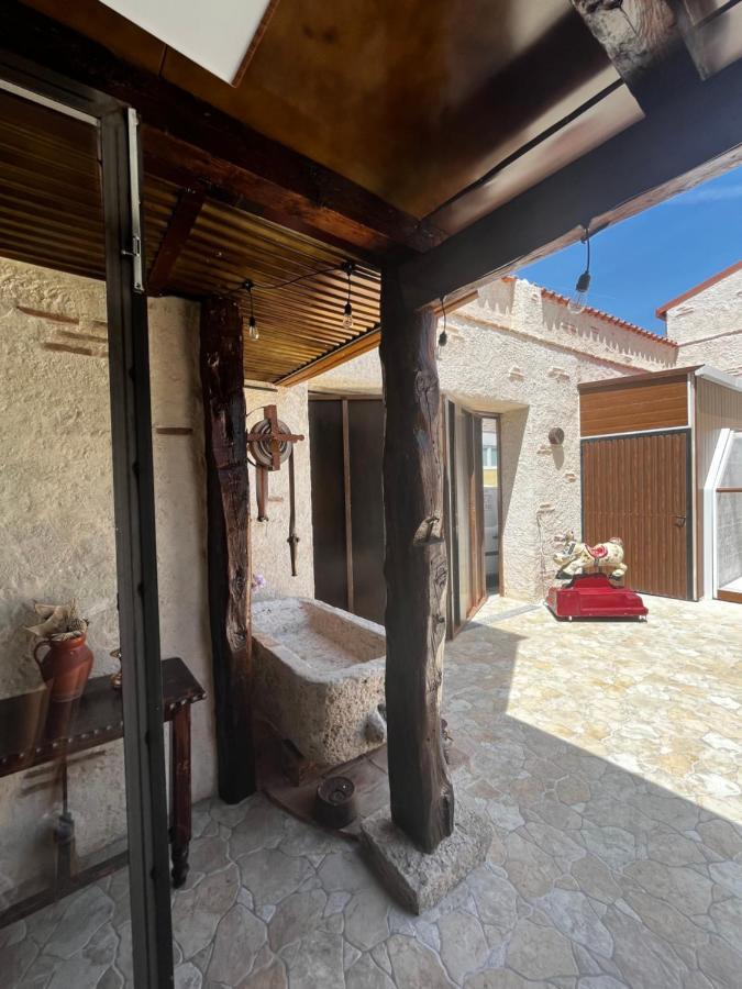 Casa Ruina Pensionat Nava del Rey Exteriör bild
